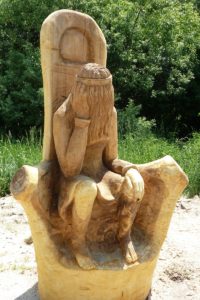 drevena-socha-naucny-chodnik-maginhrad-2