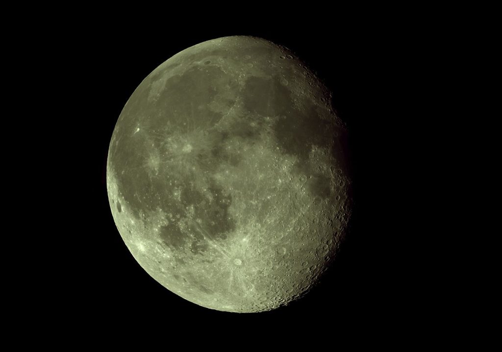 Mesiac po splne. Zdroj: Hvezdáreň v Rimavskej Sobote, Hviezdy nad Muráňom