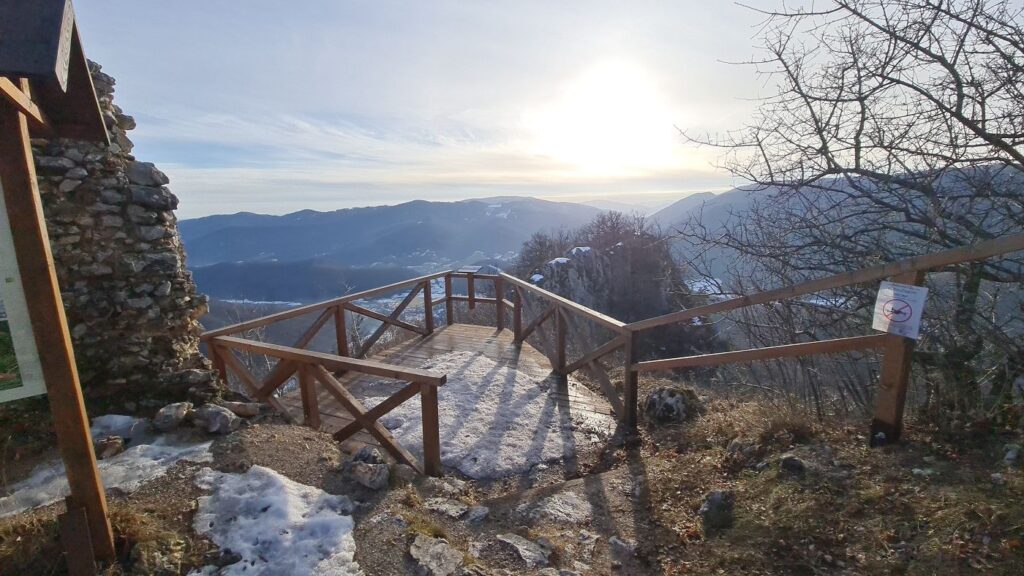 Južná vyhliadka hradu Muráň