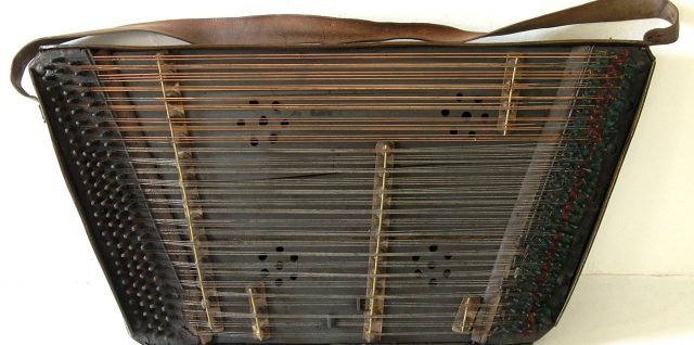 Malý cimbal. Foto: Gemersko-malohontské múzeum Rimavská Sobota