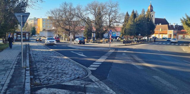 Vynovená križovatka vo Fiľakove