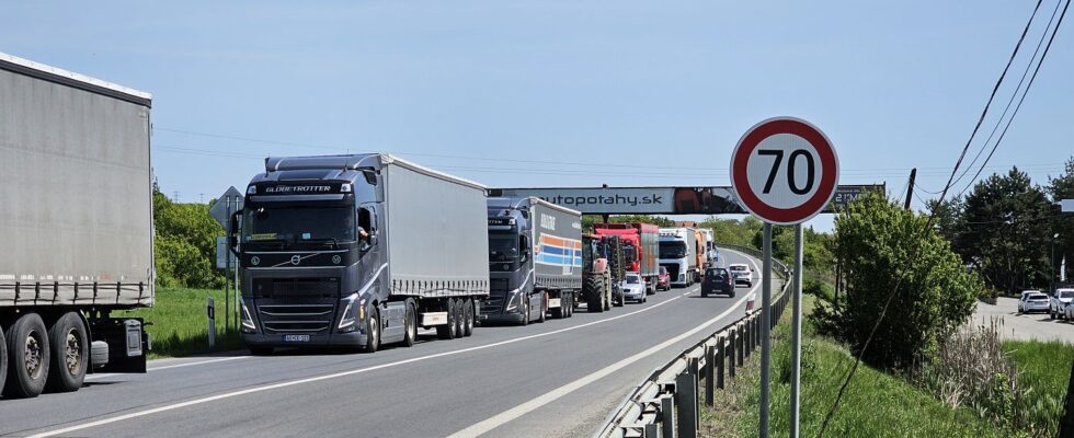 Kolóna na Košickej ceste