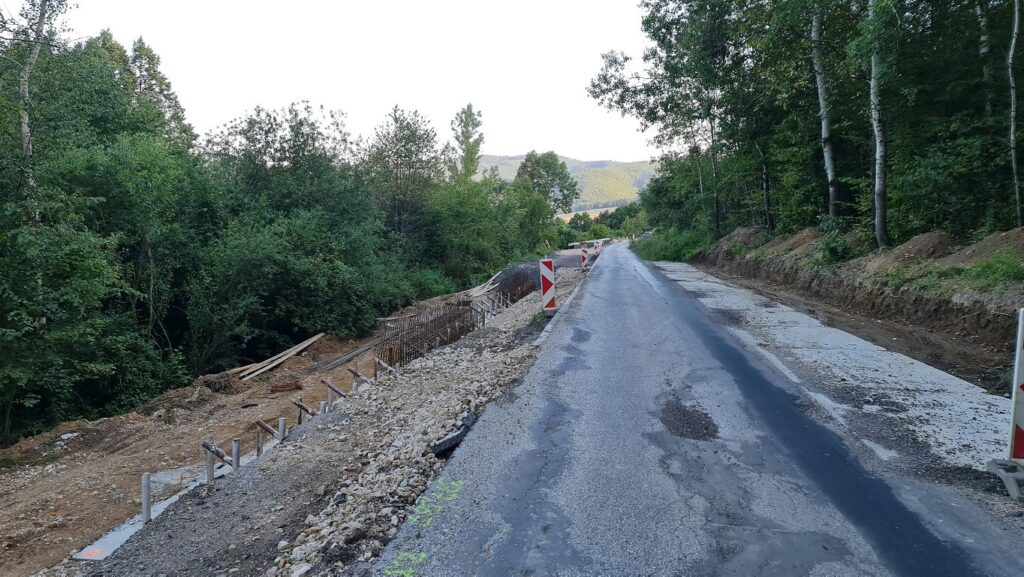 Rekonštrukcia cesty v Nižnej Slanej, semafory
