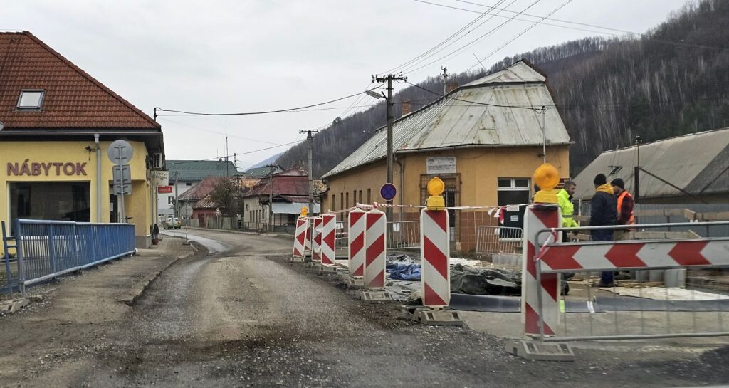 Rekonštruovaný most pri Mestskom úrade v Hnúšti