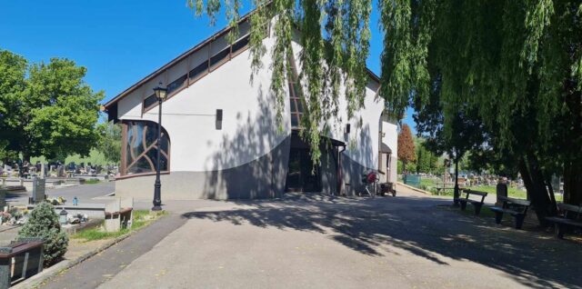 Dom smútku vo Fiľakove.