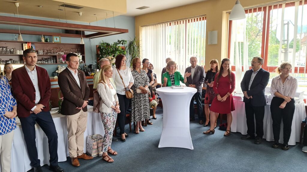 Helena Pašiaková počas predstavenia knihy Čriepky spomienok na školu zázrakov