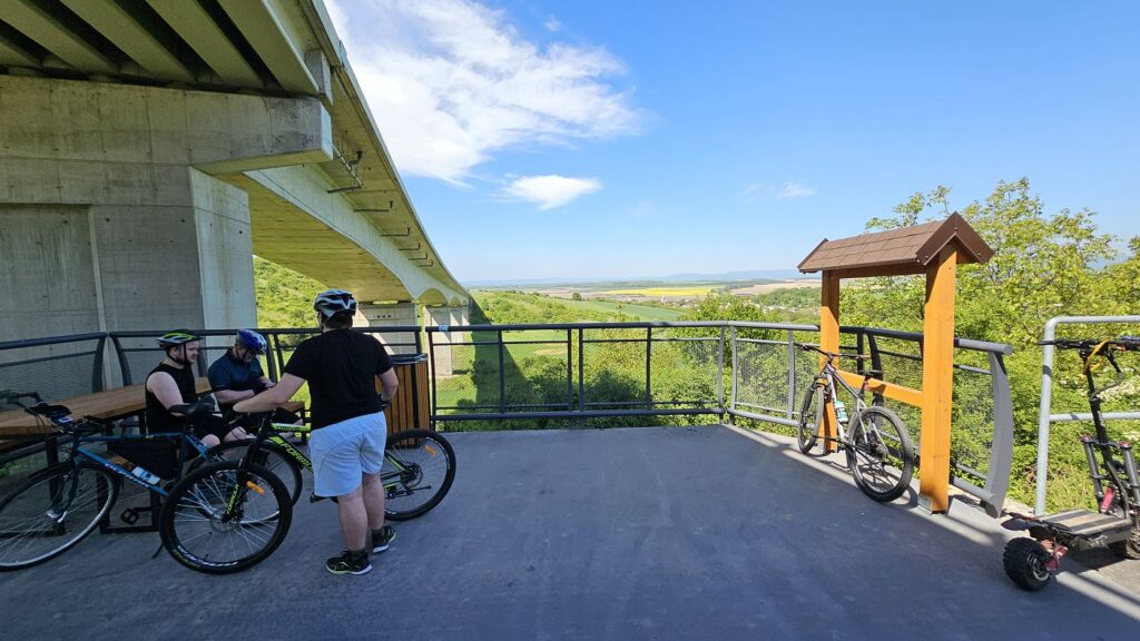 Odpočívadlo cyklocesty Rimavská Sobota - Poltár pri dedine Ožďany