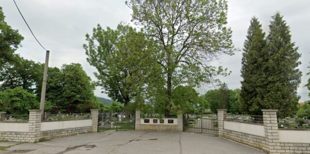Vchod na cintorín v Tornali