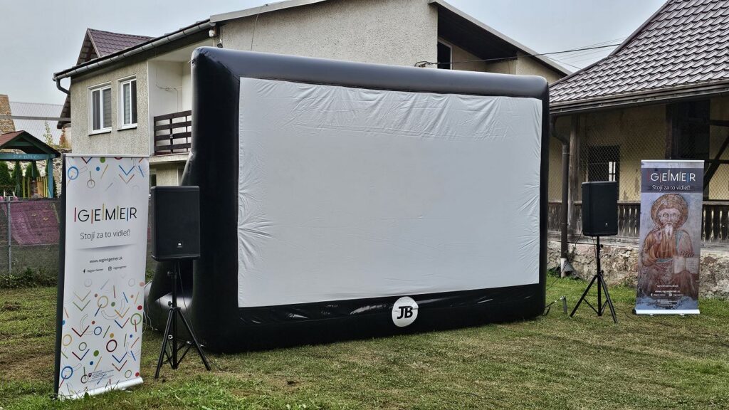 Exteriérové kino, ktoré bude "putovať" po regióne Gemer