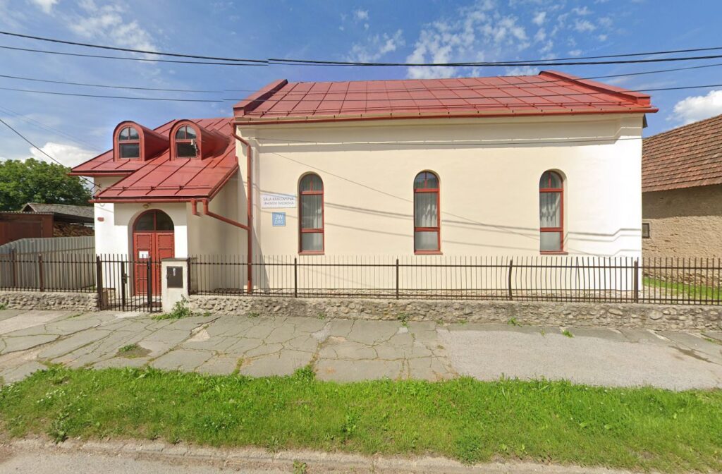 Bývalá sála Kráľovstva (bývalá synagóga) na Železničnej ulici v Revúcej, Jehovovi svedkovia