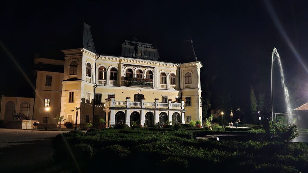 Kaštieľ Betliar v noci