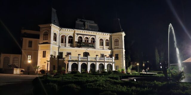 Kaštieľ Betliar v noci