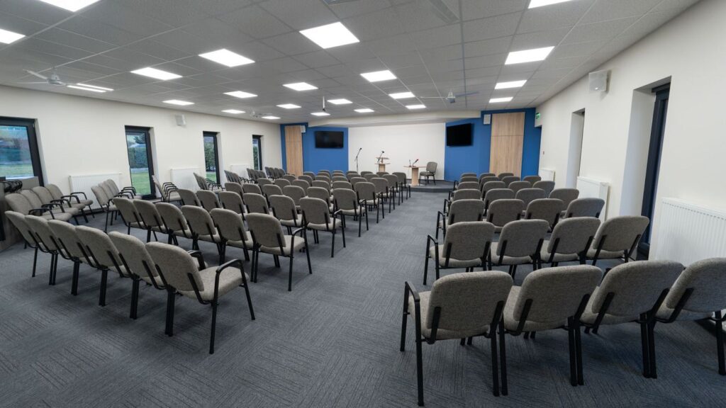 Nová sála Kráľovstva Revúca - interiér, Jehovovi svedkovia