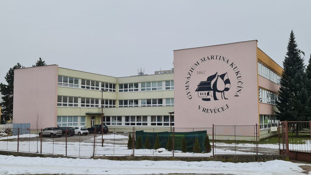 Gymnázium Martina Kukučína Revúca, zlúčenie škôl