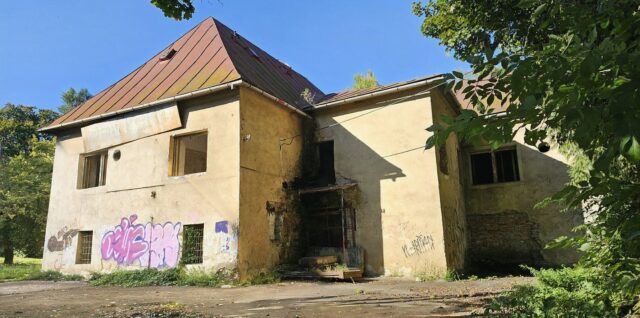 Bývalý kaštieľ rodiny Máriássy, najstaršia budova v Hnúšti