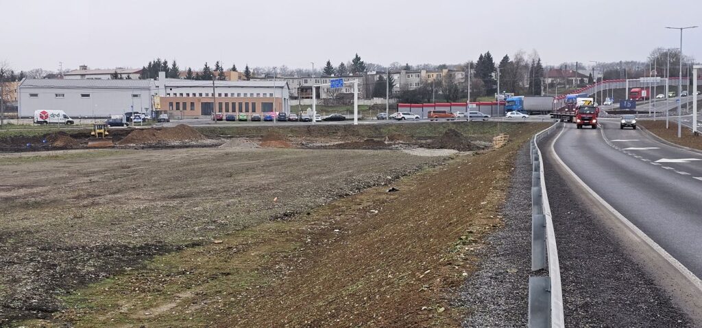 Časť pozemku, kde bude stáť McDonald's Rimavská Sobota