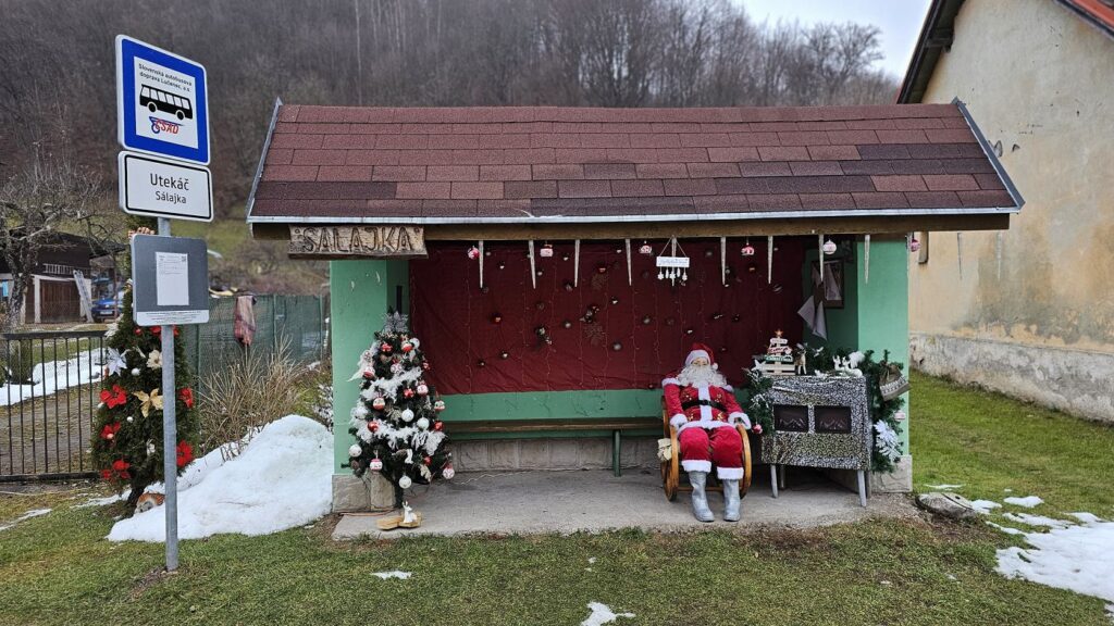 Unikátna autobusová zastávka Utekáč, Salajka