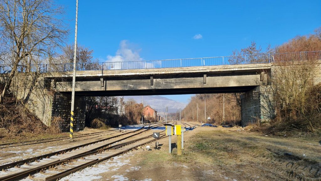 Most v kritickom stave v Hnúšti