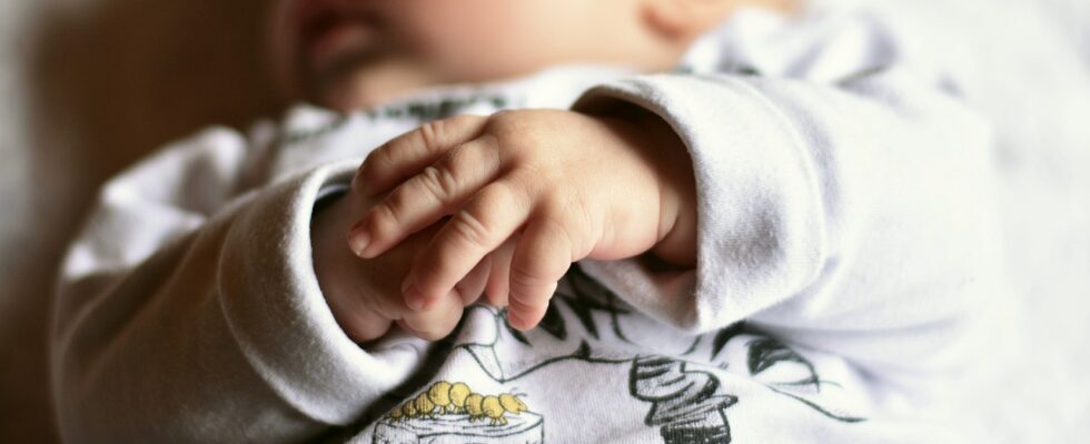 Prvonarodené dieťa, pôrodnica, pôrod, bábätko, novorodeniatko