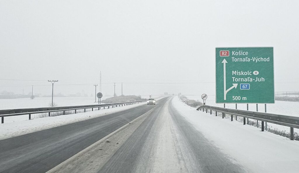 R2, Tornaľa, sneh, cesta, sneženie, zima