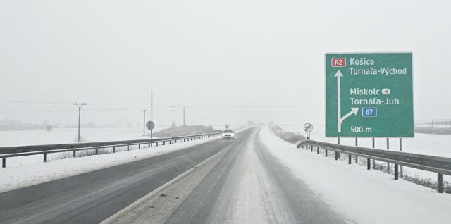 R2, Tornaľa, sneh, cesta, sneženie, zima