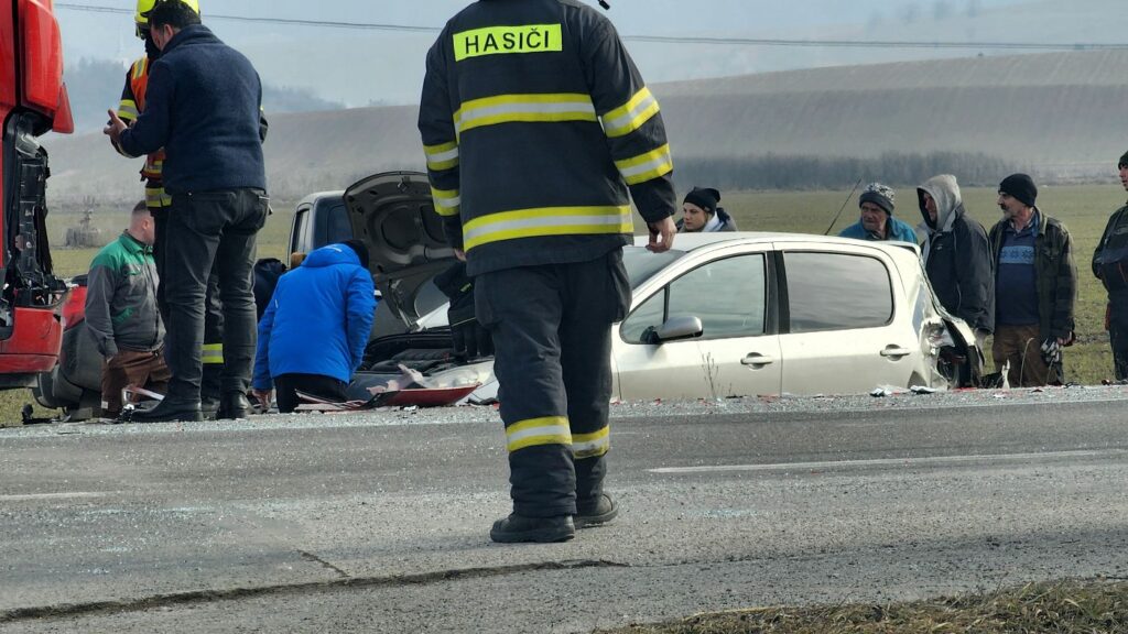 Nehoda Včelince, HaZZ, hasiči