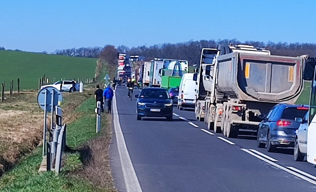 Nehoda, havária, Bátka, kamión