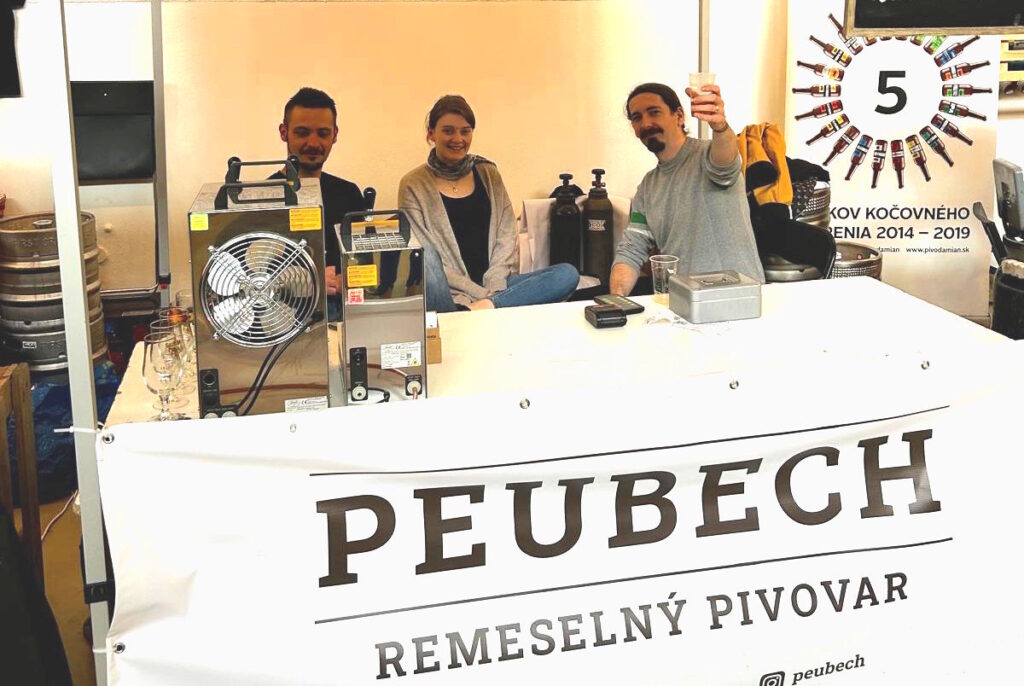 Peubech na salóne piva v Bratislave