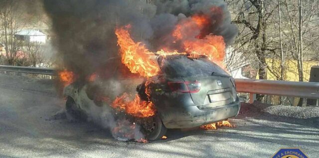 Požiar auta Muránska Huta