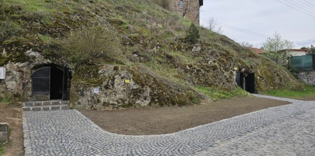 Podzemné chodby pod hradom Fiľakovo