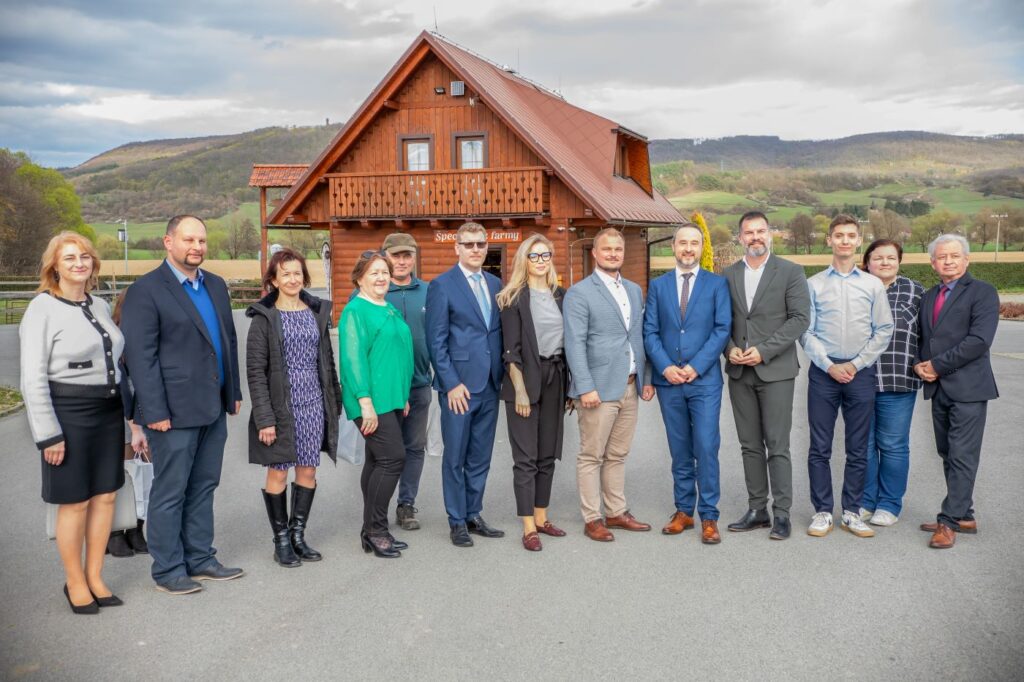 Spoločná fotografia účastníkov Dňa otvorených dverí v MAS MALOHONT