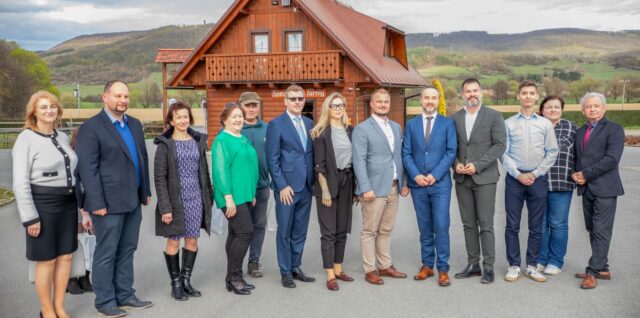 Spoločná fotografia účastníkov Dňa otvorených dverí v MAS MALOHONT