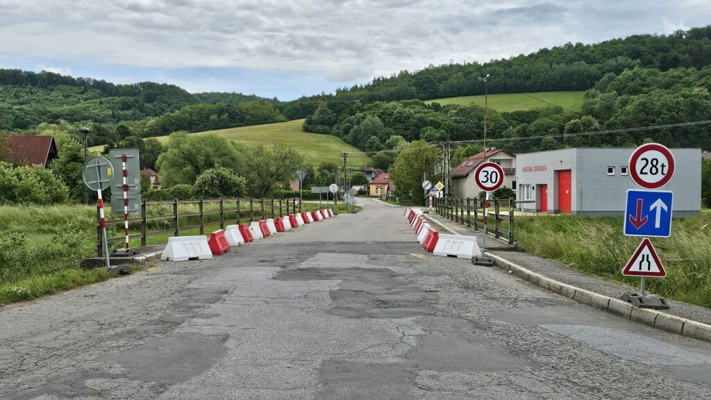 Most s dopravným obmedzením v Rimavskej Bani