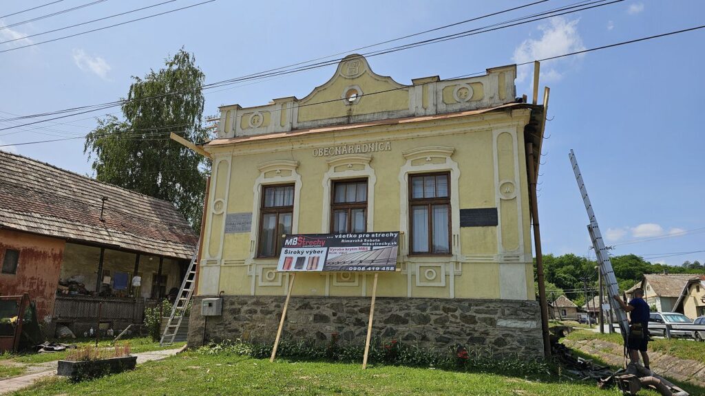 Obecná radnica v RImavskej Bani, ktorá slúži ako kultúrny dom