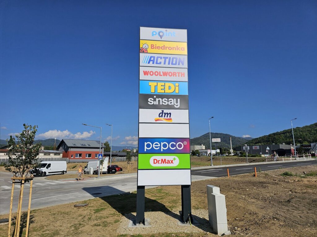 Pútač OC Point Revúca