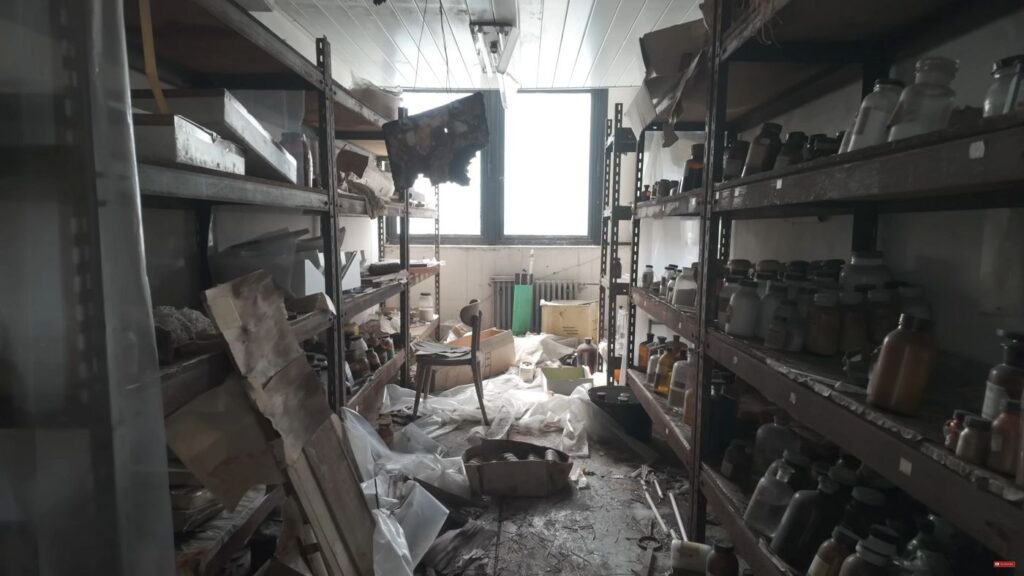 Chemikálie voľne uložené v SLZ Hnúšťa