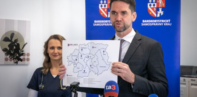 Lekárka Kristína Zacharová a predseda BBSK Ondrej Lunter