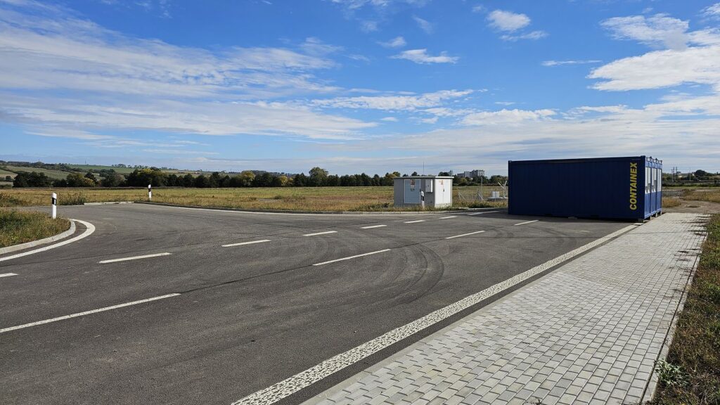 Obratisko pre autobusy pri firme Winkelmann, kde vznikne kruhový objazd