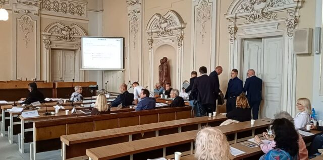 Odchod poslancov Alternatíva 2022 a Spolu sme Sobota zo zasadnutia mestského zastupiteľstva