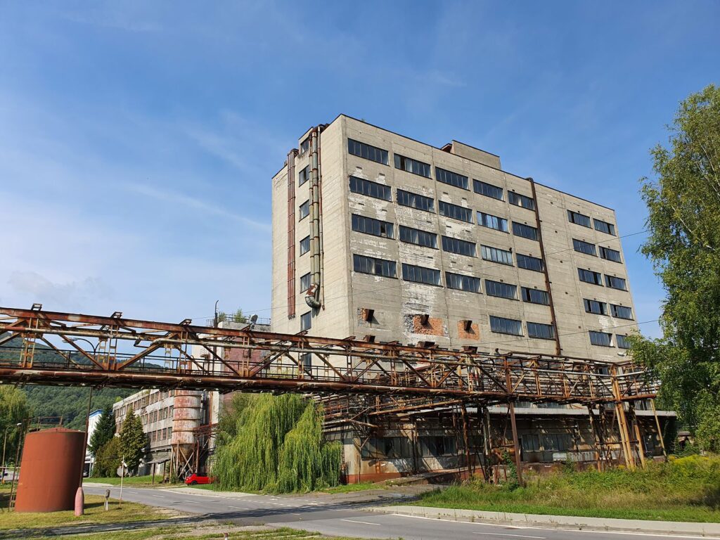 Výroba G2020 v podniku Slovenské lučobné závody Hnúšťa