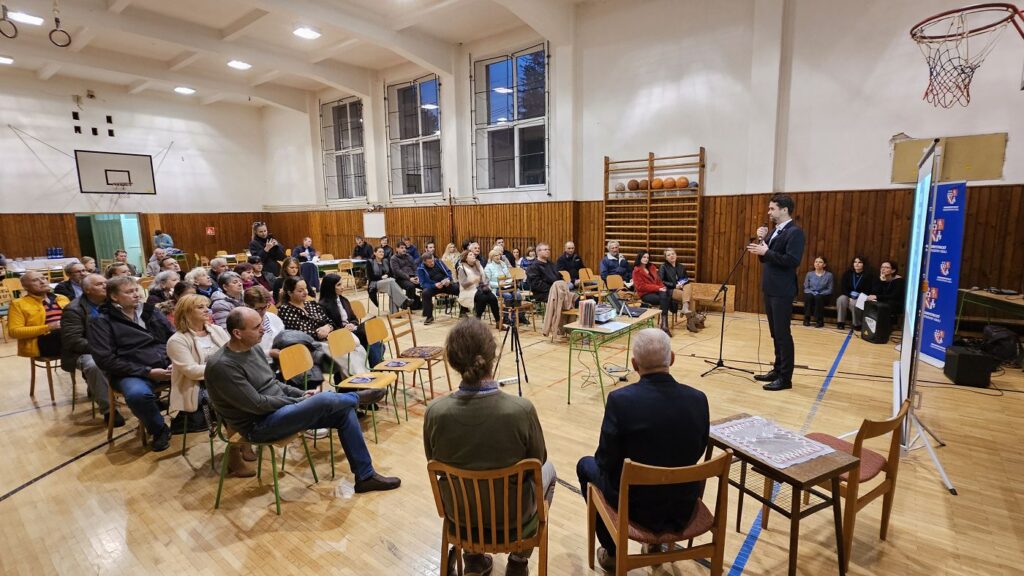 Diskusia o budúcnosti budovy gymnázia Hnúšťa