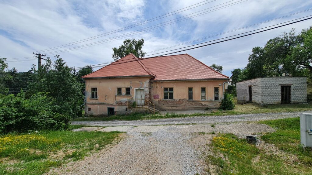 Historická škola Lukovištia