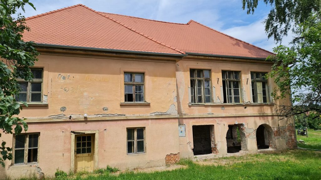 Historická škola v Lukovištiach