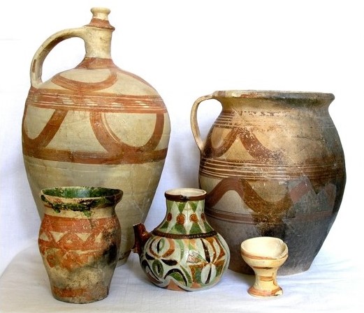 Keramické nálezy z výplne studne pod Sociálnou poisťovňou, 17. – 18. storočie