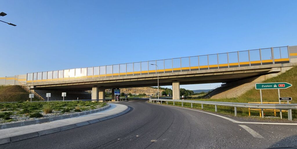 Problémový most pri dedine Mýtna