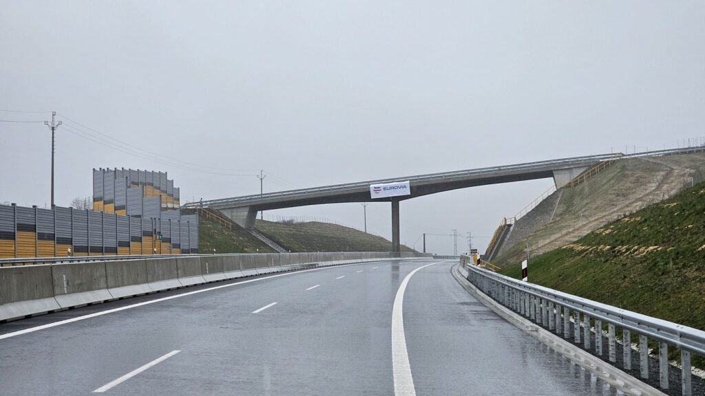 Rýchlostná cesta R2 Kriváň - Mýtna