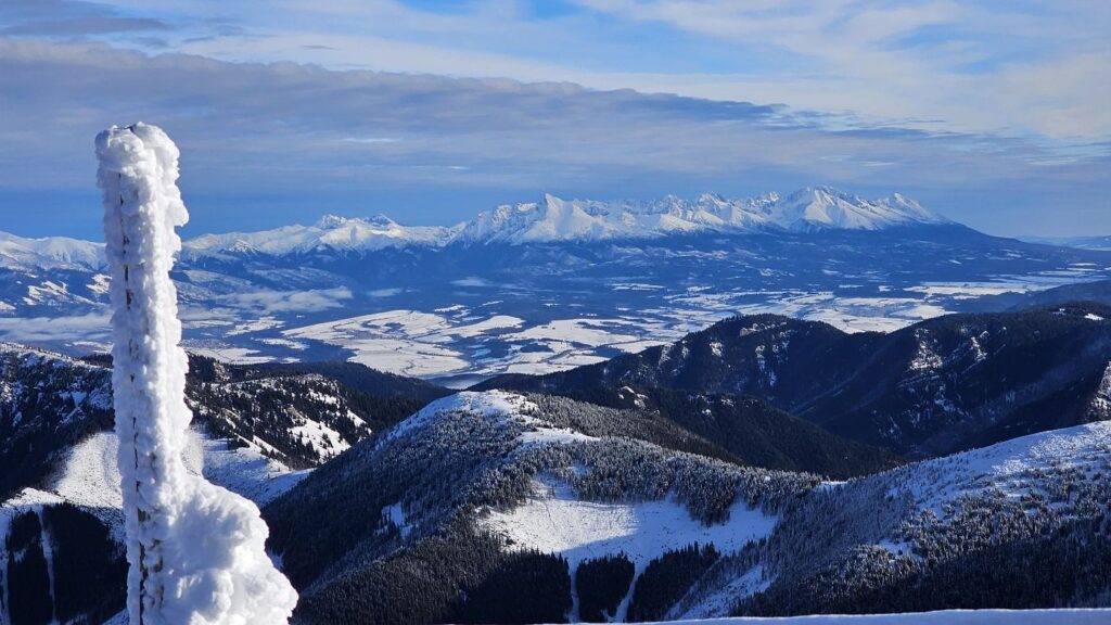 Výhľad z Chopka na Vysoké Tatry