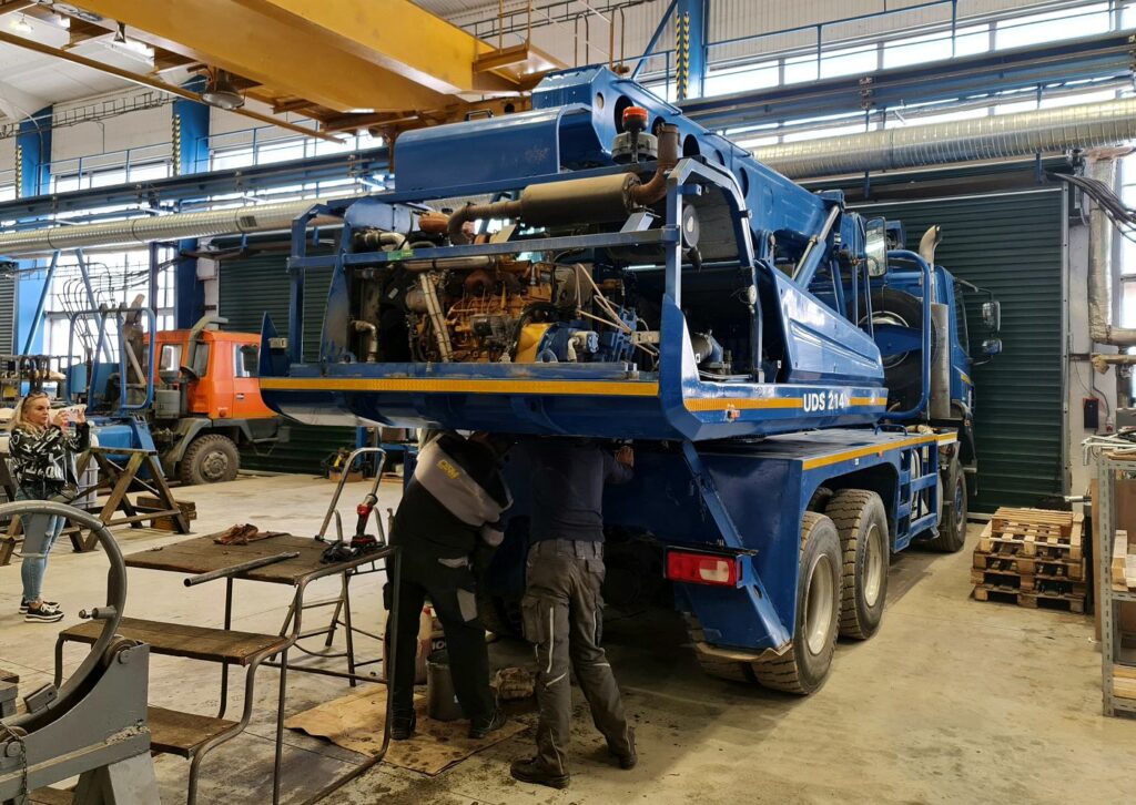 Pracovníci CSM Industry Tisovec pri práci