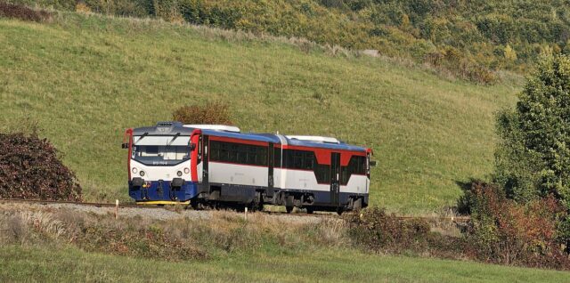 Vlak, železnica, trať Poltár - Kokava nad Rimavicou - Utekáč