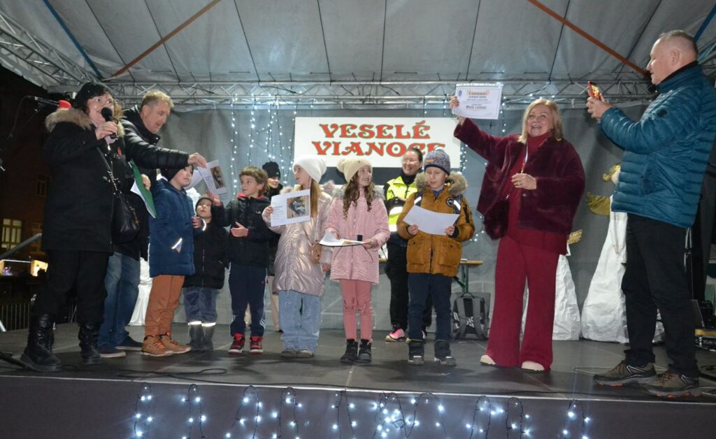 Vianočný anjel mesta Lučenec, anjelov